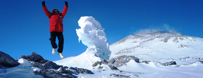 A former astronaut and mountain climber to speak at SOM commencement